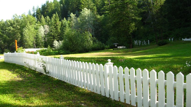 3 Reasons Why Hiring a Fence Contractor in Evanston Makes Sense