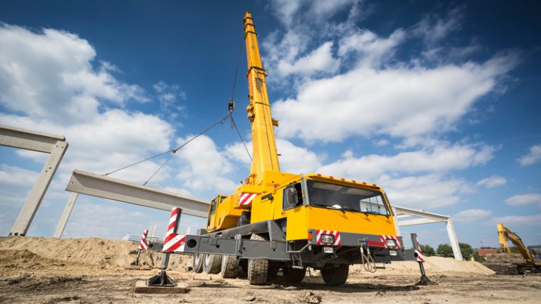 The Benefits of Partnering with a Crane Service Company in Illinois