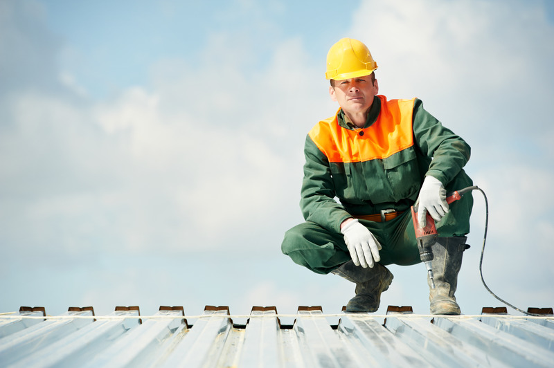 Choosing the Right Roofing Contractor in Fort Walton Beach, FL, for Home Value Protection